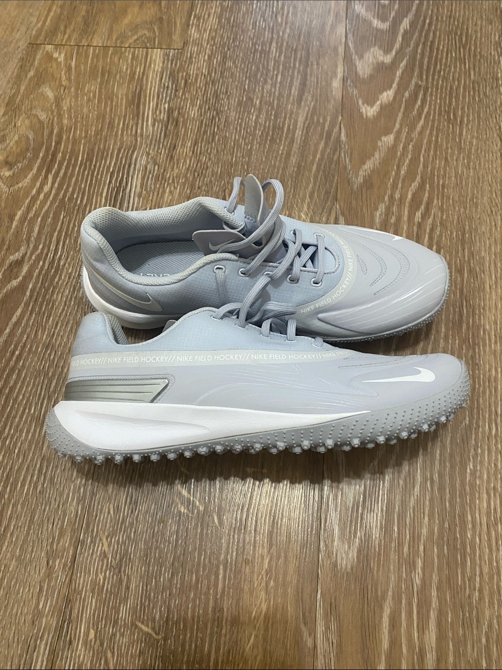 Nike Men's Turf Athletic Shoes - Light Gray/White